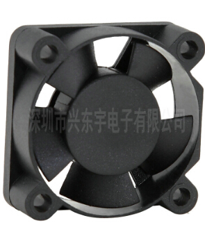 用電飯煲散熱風(fēng)扇，降溫降音并存